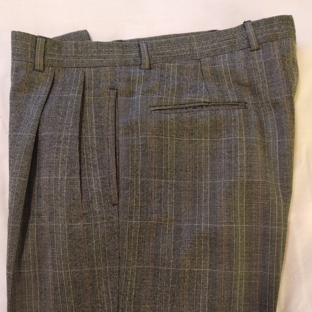 WOOL Full-cut Pleated Slacks